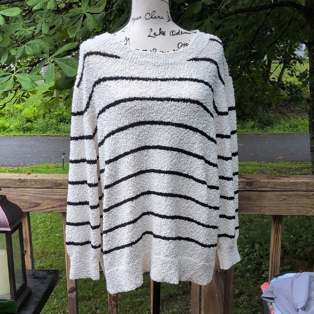 Vince Camuto Black and White Striped Sweater